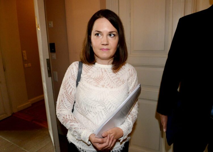 Opetusministeri Sanni Grahn-Laasonen saa huutia kasvatustieteilijä Kari Uusikylältä.