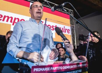 Nicola Zingaretti on pääoppositiopuolueen, demokraattisen puolueen, uusi puheenjohtaja. Hänen valintansa kääntää puolueen suuntaa vasemmalle.