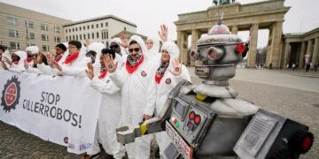 Berliinissä järjestettiin maaliskuussa mielenosoitus tappajarobotteja vastaan.