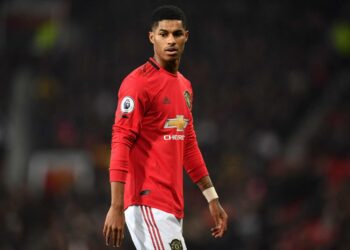 Marcus Rashfordin vetoomus onnistui.Brittihallitus tarjoaa köyhien perheiden lapsille ilmaiset kouluateriat myös lomien aikana.