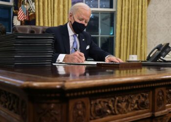 Ensitöikseen Biden allekirjoittikin määräyksiä, joilla hän pyrkii jälleen vahvistamaan Yhdysvaltojen roolia kansainvälisillä areenoilla.