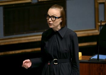 Pääministeri Petteri Orpon on kerrottava kantansa ammattiliitojen kanneoikeuteen, Minja Koskela vaatii.