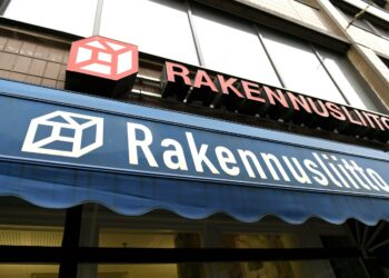 Kouvolan uimahallityömaalta on palkkapuutteita mahdollisesti jopa noin 30 henkilöllä, Rakennusliitto kertoo.