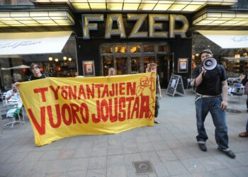 Vastavoima lähtee taas tänään liikkeelle. Maanantaina se iski Fazerin kahvilaan Helsingin Kluuvikadulle.