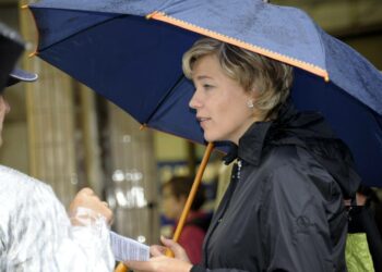 Kuntaministeri Henna Virkkunen.