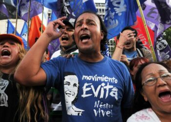 Plaza de Mayon aukiolla juhlittiin Cristina Fernándezin vaalivoittoa sunnuntaina.