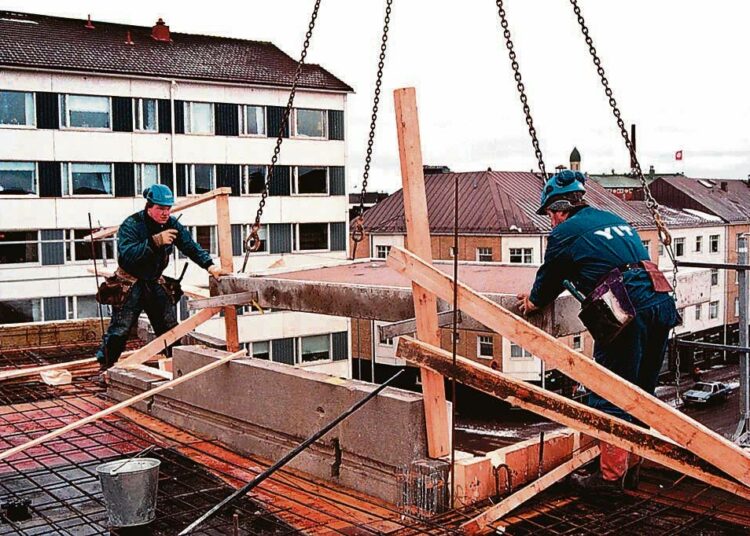 Vilkas rakentaminen ja monipuolinen teollisuus ovat parantaneet Tampereen työllisyystilannetta.