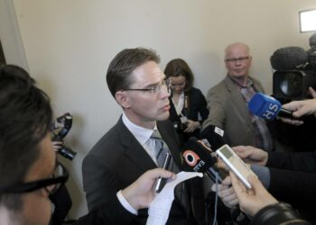 Pääministeri Jyrki Katainen vastasi toimittajien kysymyksiin eduskunnassa keskiviikkona.