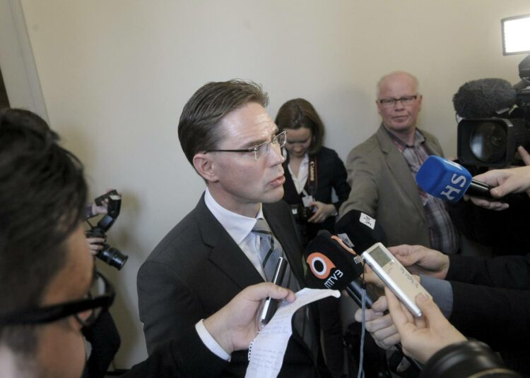 Pääministeri Jyrki Katainen vastasi toimittajien kysymyksiin eduskunnassa keskiviikkona.