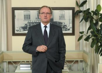 Koneen hallituksen puheenjohtaja Antti Herlin maksaa itselleen 72 miljoonan euron lisäosingon keväällä kuitatun 60 miljoonan normaaliosingon päälle.