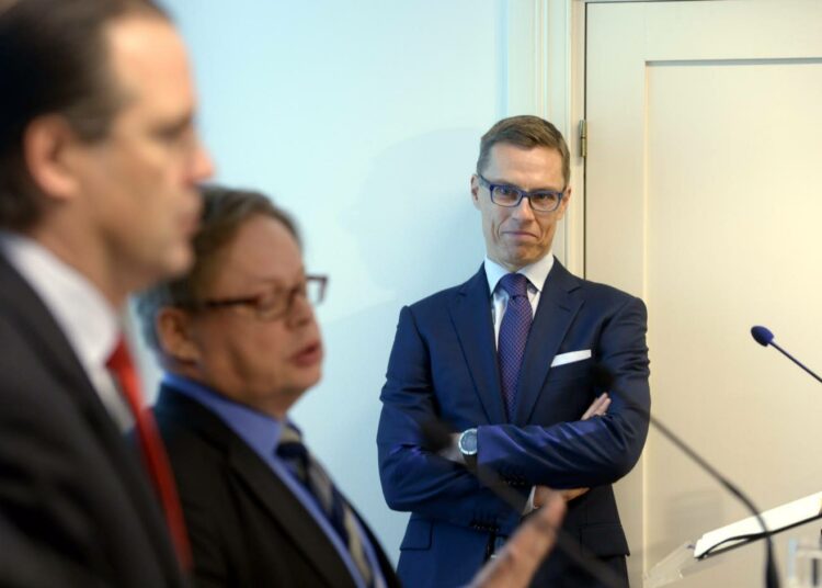 Pääministeri Alexander Stubb otti kuukausi sitten vastaan Anders Borgin ja Juhana Vartiaisen raportin ja toistelee sen totuuksia. Torstaina julkistettu selvitys päätyy kuitenkin murska-arvioon Ruotsin ”työlinjan” toimivuudesta.