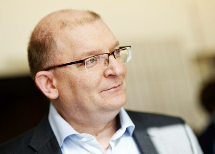 Metalliliiton Riku Aalto kummeksuu, että ay-liikettä vastaan hyökätään yhtä aikaa monelta taholta. Hän perää Elinkeinoelämän keskusliitolta ja hallitukselta vastuullista toimintaa.