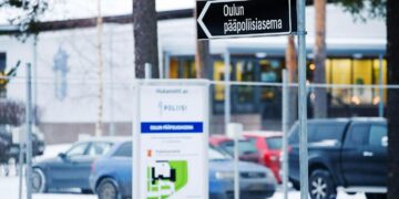 Oulun poliisi varoitti itsenäisyyspäivän alla ulkomaalaistaustaisten miesten ottaneen alaikäisiin tyttöihin yhteyttä netissä.