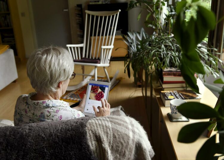 Joka kolmas hyväksyisi eläkeiän nostamisen, mutta varauksetta sen hyväksyisi vain joka kymmenes.