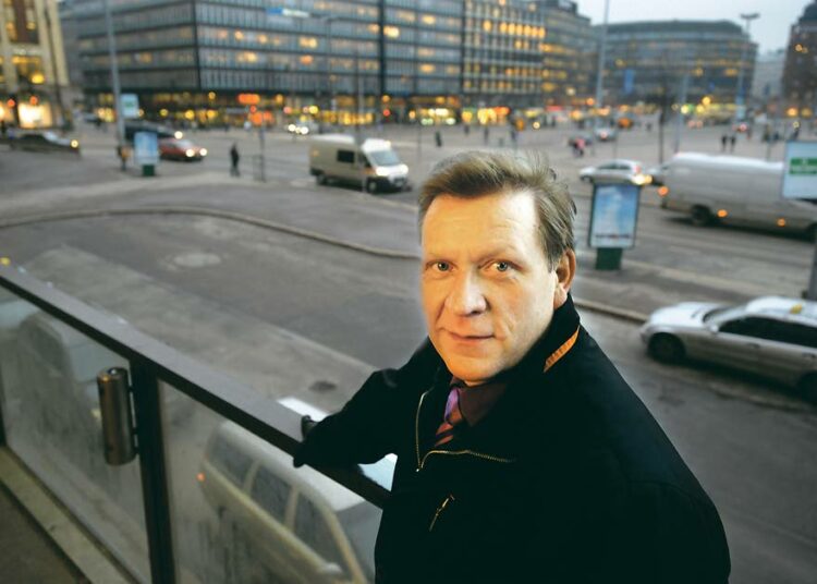 SAK:n varapuheenjohtaja Matti Huutola esittää vasemmiston vaaliallianssia.