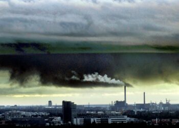 Päästökauppa on Euroopan unionin keskeinen keino torjua ilmastonmuutosta. Greenpeacen mielestä se ei korjattunakaan edistä uusiutuvaa energiantuotantoa.
