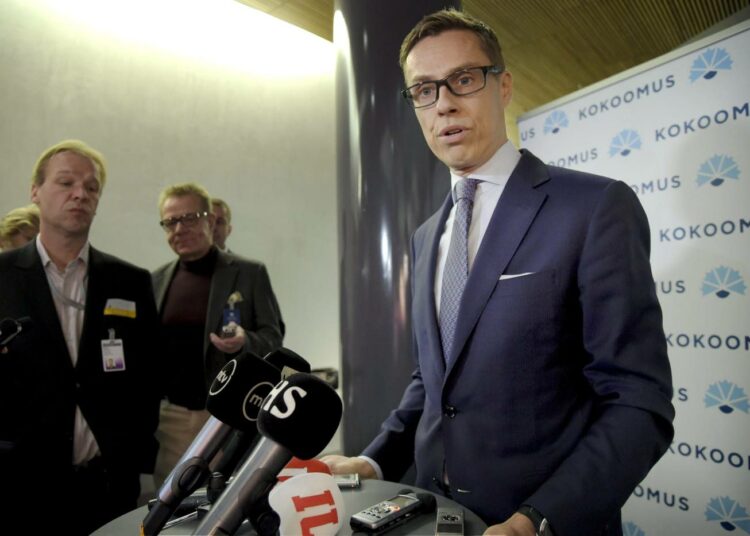 Kokoomuksen puheenjohtaja Alexander Stubb oli tyytyväinen sote-ratkaisuun puolueen eduskuntaryhmän ja puoluevaltuuston hyväksyttyä sen lauantaina.