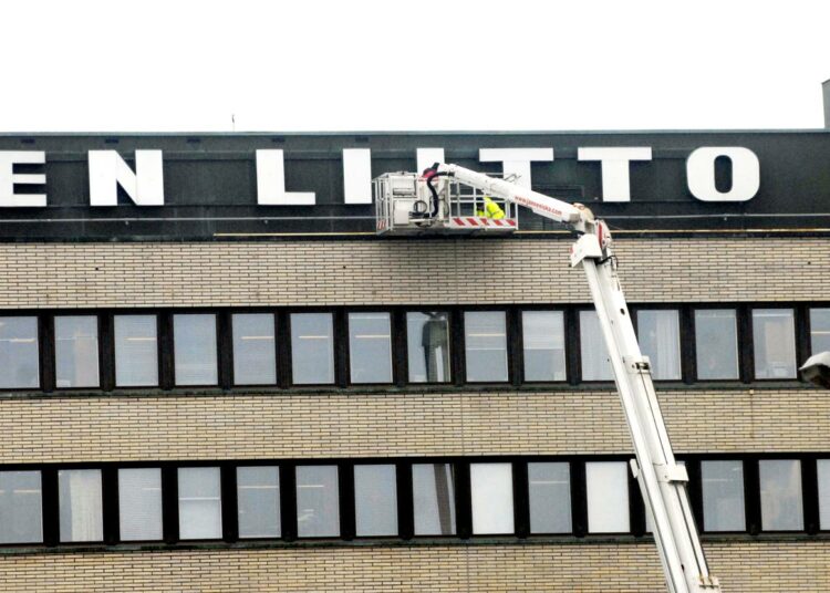 Kuin enteenä hankkeen etenemisestä Paperiliitto on muuttamassa ensi keväänä Metalliliiton vuokralaiseksi Hakaniemen torin äärellä sijaitsevaan Metallitaloon.