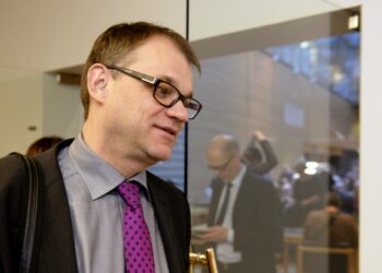 Pääministeri Juha Sipilä kiisti sunnuntaina Ylen Pääministerin haastattelutunnilla, että hallituksen esitykset olisivat hutiloituja. Tiistaina kolme uutta asiantuntijaa esittää kritiikkiä nimenomaan niiden tietopohjaa kohtaan.
