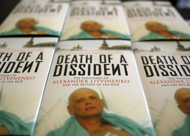 Aleksandr Litvinenkon murhasta julkaistiin kirja vuonna 2007.