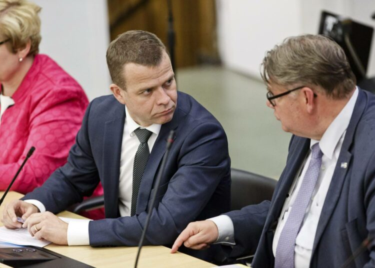 Sisäministeri Petteri Orpo ei puolustanut esitystään perheenyhdistämisien vaikeuttamisesta. Lain puolustaminen jäi lähes täysin perussuomalaisten vastuulle.