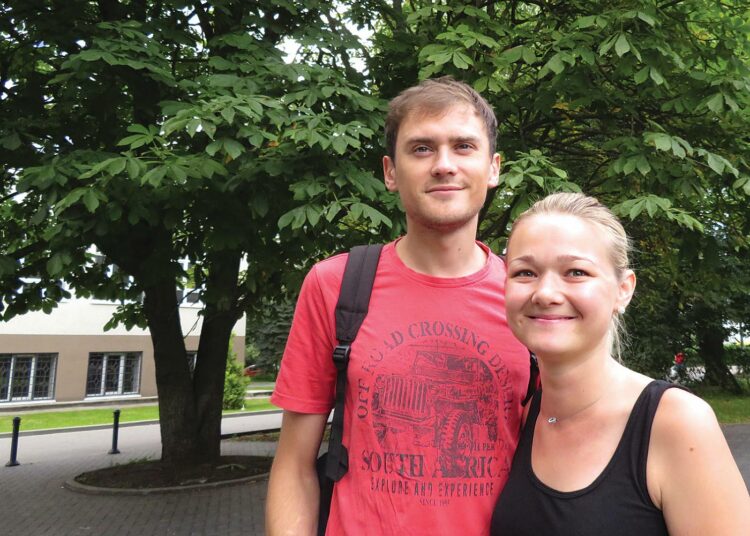 Kaliningradilainen Anna ja hänen poikaystävänsä Artjom sanovat olevansa sekä venäläisiä että kaliningradilaisia.