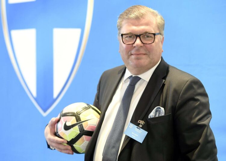 Suomen Palloliiton uudeksi puheenjohtajaksi valittiin Kuopion Palloseuran puheenjohtaja ja pääomistaja Ari Lahti.