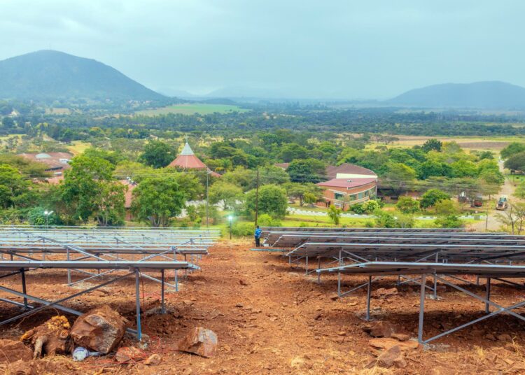 Zimbabwen Afrikka-yliopistolla on uusi aurinkovoimalaitos.