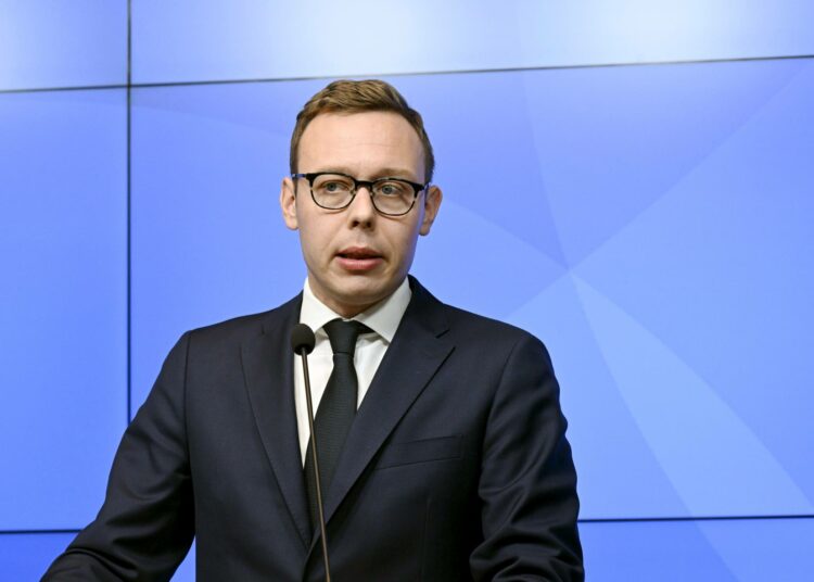 Työministeri Matias Marttinen esitteli potkulakia viime viikolla.