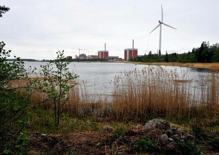 Ydinvoimakielteistä kantaa perustellaan sillä, että ydinvoimayksikköjen torjuminen antaisi tilaa uusiutuvan energian innovaatioille ja niiden kokeilulle kotimarkkinoilla.