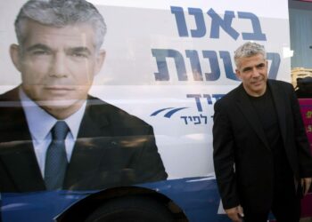 Vasta vuoden politiikassa mukana ollut Yair Lapid oli vaalien yllättäjä, jonka tuore puolue Yesh Atid nousi parlamentin toiseksi suurimmaksi.