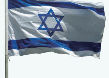 Shimon Gapso tilasi maailman suurimman Israelin lipun, 16 kertaa 6 metriä.
