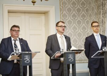 Tulevien hallituspuolueiden puheenjohtajat selvittivät hallitusneuvotteluita kertomatta juuri mitään.