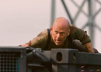 Die Hard -leffasarjan neljännessä osassa McClane (Bruce Willis) joutuu koville suojellessaan terroristien tappolistalle joutunutta tietokonehakkeria.
