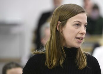 – Vasemmistoliitto haluaa parantaa terveydenhuollon olemassa olevaa valinnanvapautta ja vahvistaa sosiaalihuollon asiakkaiden ja terveydenhuollon potilaiden itsemääräämisoikeutta, sanoo Vasemmistoliiton puheenjohtaja Li Andersson.