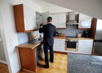 Kerrostalo- ja rivitalohuoneistojen myynti pysyi ennallaan.