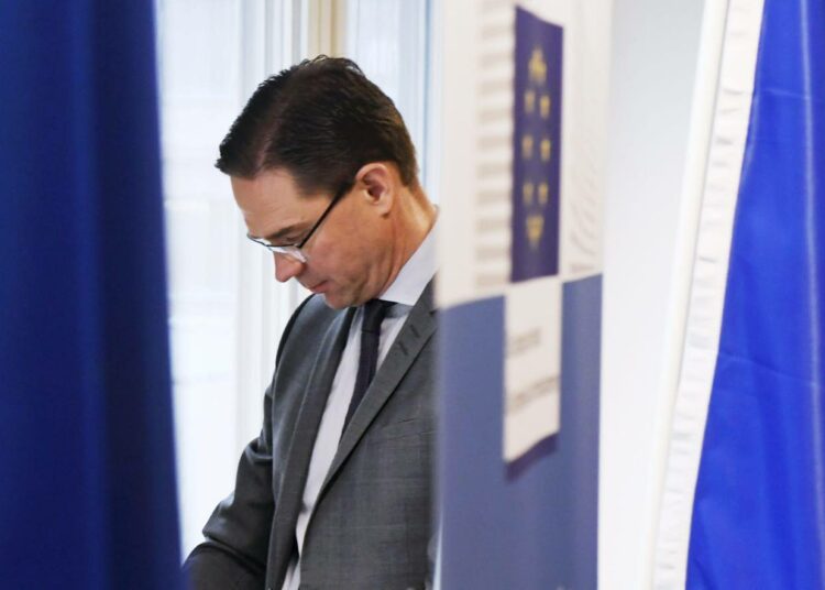 EU-komission varapuheenjohtaja Jyrki Katainen politiikan toimittajien lounastilaisuudessa maanantaina.