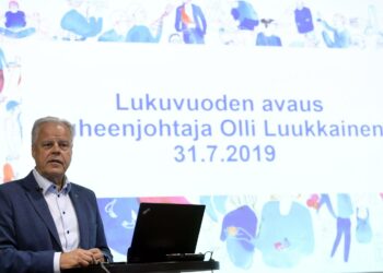 OAJ:n puheenjohtaja Olli Luukkainen kertoi opetusalan tavoitteista lukuvuoden avausinfossa keskiviikkona.