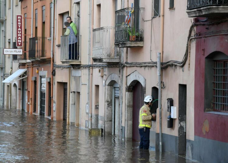 Tulvien lisääntyminen on yksi ilmastokriisin seurauksista. Kuva Espanjasta, Sarria de Teristä viime viikolta.