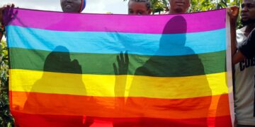 Joukko seksuaalivähemmistöihin kuuluvia ugandalaisia turvapaikanhakijoita osoitti mieltä kokemaansa vainoa vastaan YK:n pakolaistoimiston edessä Nairobissa Keniassa vuonna 2019.