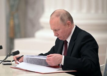 Presidentti Vladimir Putin järkytti maailmaa tunnustamalla Itä-Ukrainan ”kansantasavaltojen” itsenäisyyden.