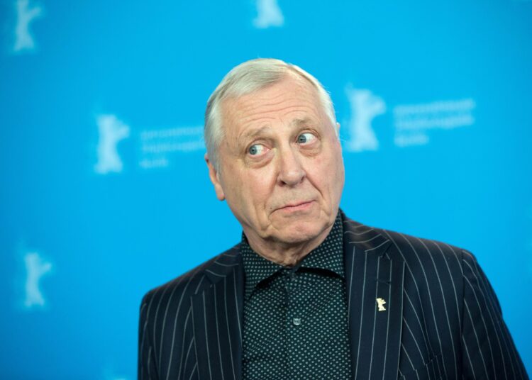 – Taide-elokuvaa on yhä vaikeampi tehdä yleensäkin, ja olen yli 80-vuotias. Vanhoihin ei luoteta. Mutta en lakkaa yrittämästä, elokuvaohjaaja Peter Greenaway sanoo.