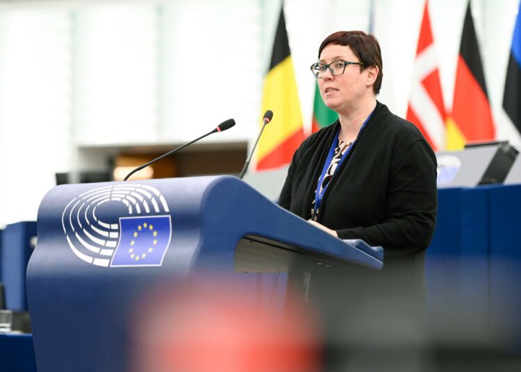 Merja Kyllönen toimi Euroopan parlamentin liikennevaliokunnan varjoraportoijana direktiivin käsittelyssä.