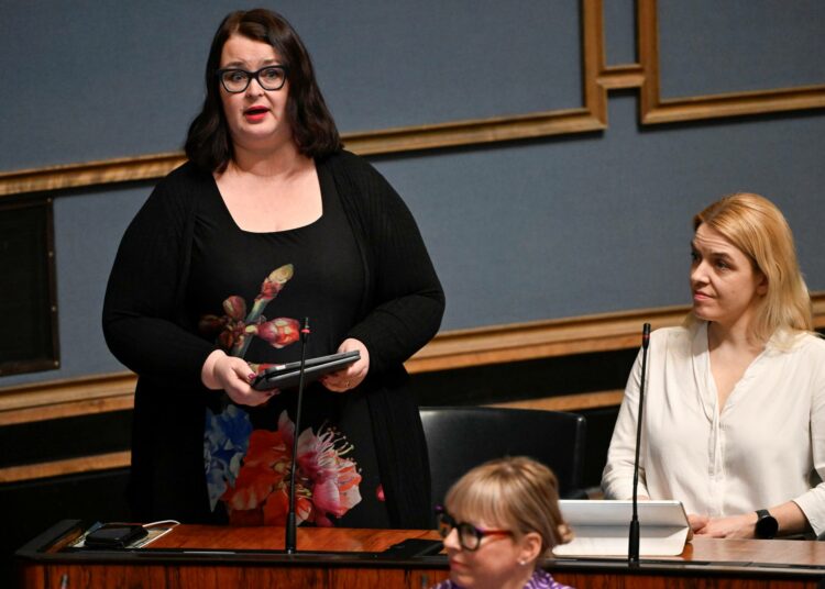 Pia Lohikoski varoittaa tekoälyn vaikutuksista luovilla aloilla.