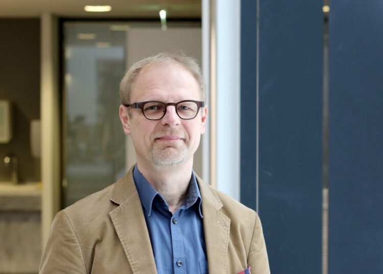 THL:n tutkimusprofessori Sakari Karvonen