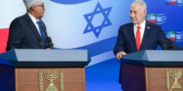 Somalimaan presidentti Abdirahman Irro tapasi pääministeri Benjamin Netanjahun valtiovierailulla Israelissa kesäkuussa.
