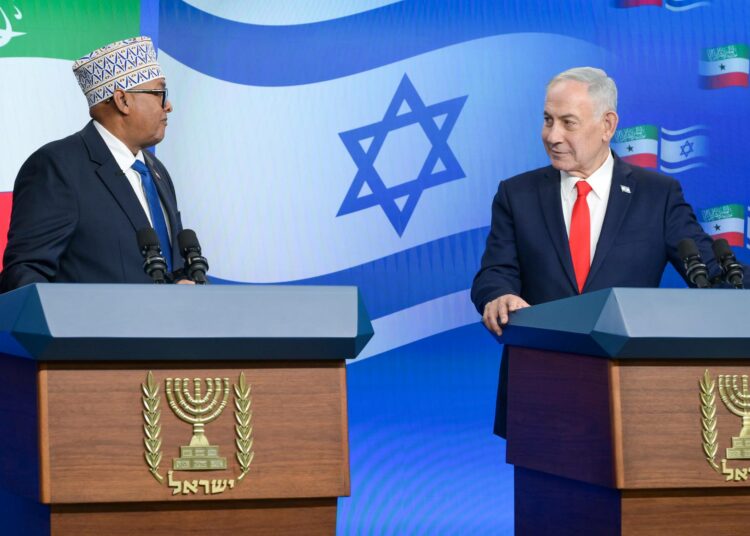 Somalimaan presidentti Abdirahman Irro tapasi pääministeri Benjamin Netanjahun valtiovierailulla Israelissa kesäkuussa.