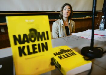Naomi Klein esitteli kirjaansa Helsingissä viime kesänä.