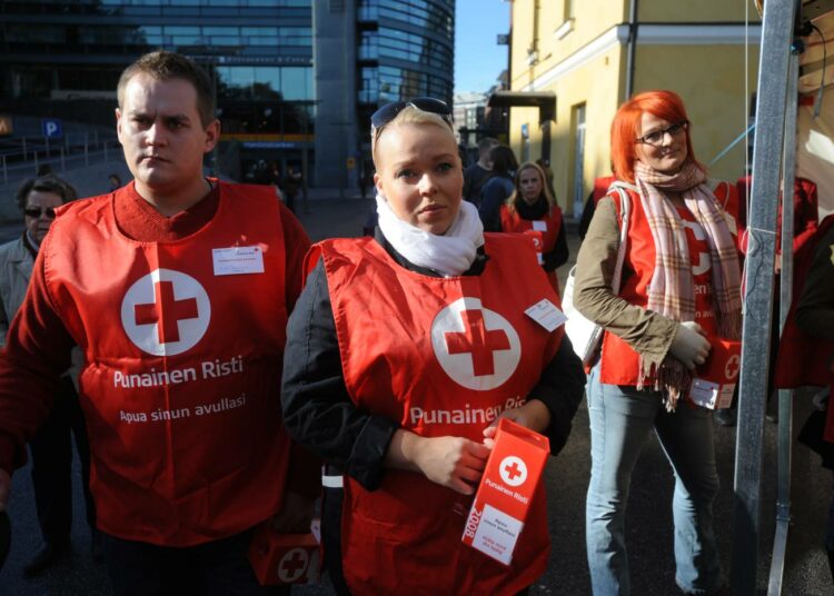 Kerääjäksi voi ilmoittautua jo nyt. Viime vuonna Operaatio Nälkäpäivään osallistui kolmen päivän aikana koko maassa noin 20 000 kerääjää.