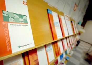 Yle kertoi sunnuntaina, että TE-keskukset ovat saaneet Euroopan sosiaalirahastolta ESR:ltä käyttöönsä yli 300 miljoonan euron potin, mutta rahasta on käytetty vain vajaa 200 miljoonaa euroa.